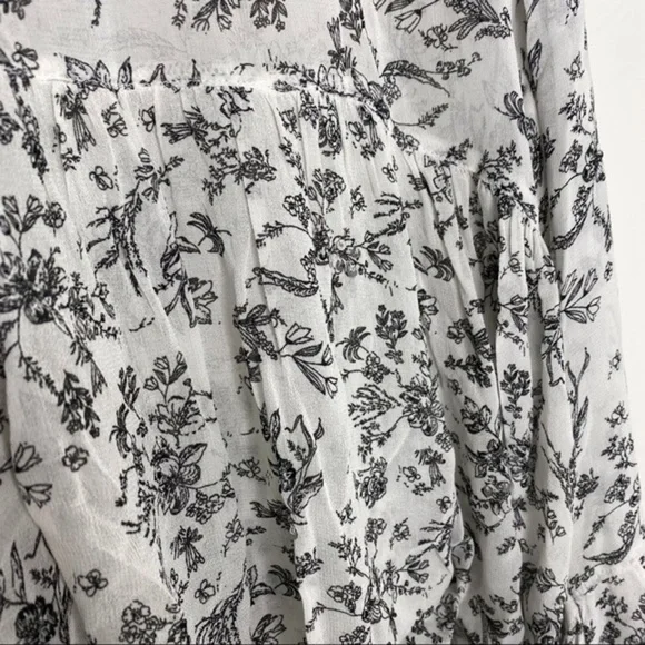Zara floral sheer with sequence accent bell sleeves top blouse - Picture 9 of 9